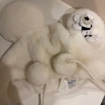 디즈니 미키 귀 달린 폼폼 화이트 모자