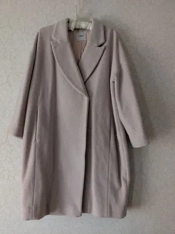 TONAL 옅은 핑크 베이지 롱 코트