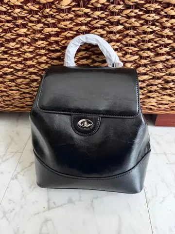 블랙 합성 피혁 백팩