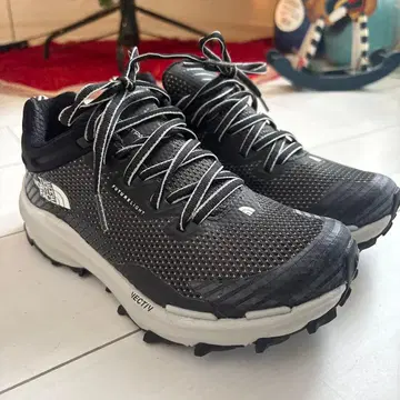 THE NORTH FACE VECTIV 등산화 블랙 22.5