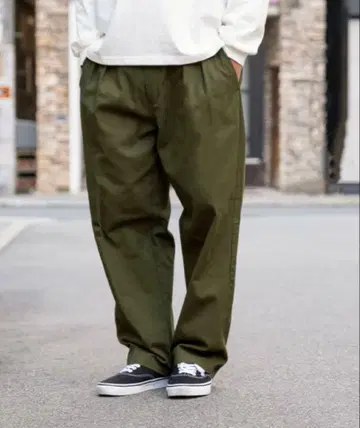 기나시 사이클 더블 턱 치노 팬츠