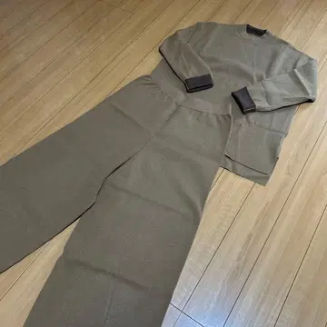 DoCLASSE 니트 셋업