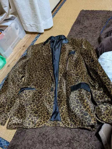 표범 무늬 자켓 현 상태 리사이클 상품