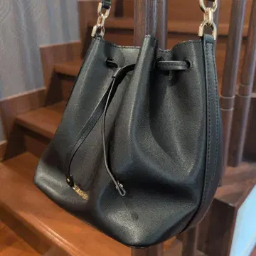 새상품급 MICHAEL KORS 블랙 버킷 백 원숄더