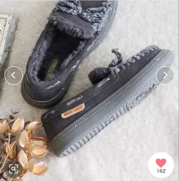 미네통카 블랙 모카신 스웨이드