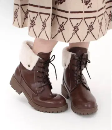 미사용품 axes femme 엑시즈팜 배색 퍼 스노우 부츠