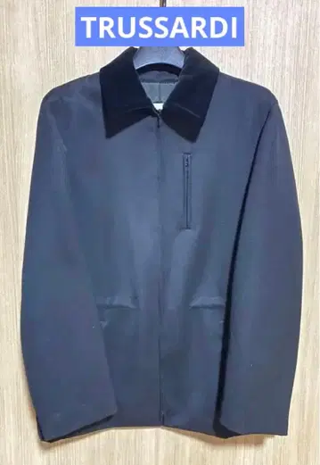 TRUSSARDI COLLECTION 블랙 자켓