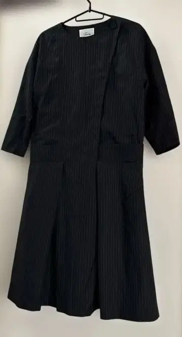 Fuhlen 블랙 스트라이프 긴팔 원피스