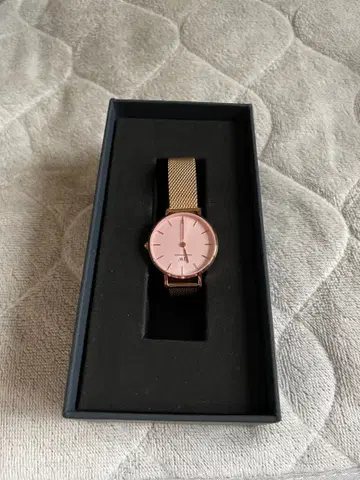 Daniel Wellington 핑크 손목시계