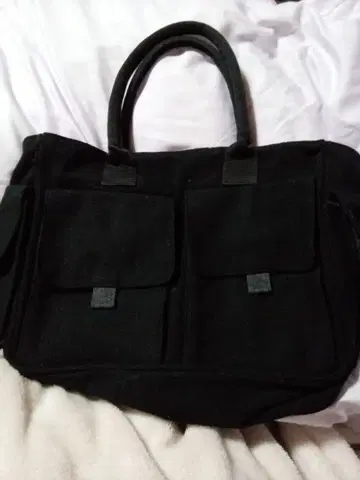 블랙 펠트 토트백