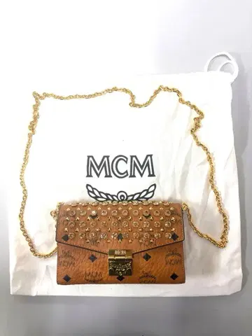 MCM 다이아몬드 크로스 바디백 SMALL