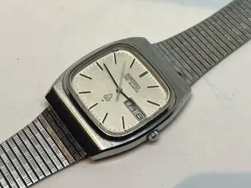 작동품 빈티지 세이코 로드 쿼츠 8243-5000 1979년 제조