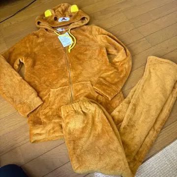 새상품 리락쿠마 후드 부착 룸웨어 셋업