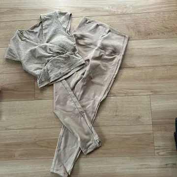 SUKALA 베이지 셋업 S