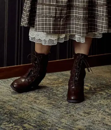 택 포함 미사용품 axes femme 스캘럽 레이스업 부츠