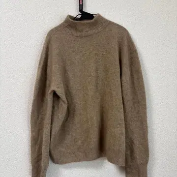 베이지 하이넥 스웨터 울 혼방