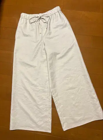 셀렉샵 구매 새상품급 화이트 와이드 스트레이트 팬츠 38 사이즈