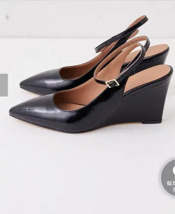 Whim Gazette 블랙 슬링백 웨지힐