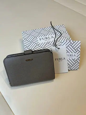FURLA 그레이 접이식 지갑 부속품 포함