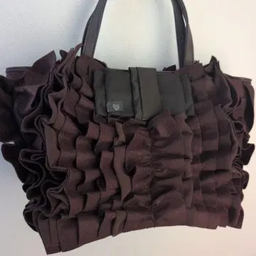 다크 브라운 프릴 디자인 핸드백