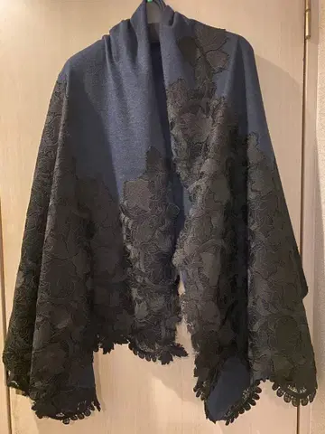 그레이스 콘티넨탈 대형 스톨 네이비 x 블랙