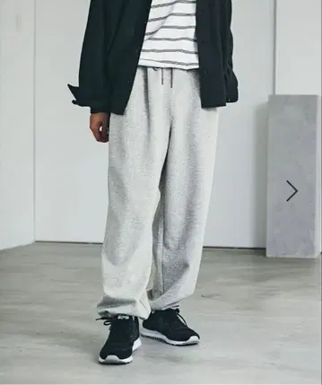 BAYFLOW 배기 맨투맨 트라우저