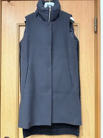 HERNO 다크 그레이 다운 베스트