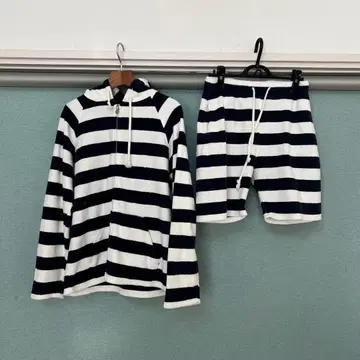 스탠다드 캘리포니아 스트라이프 풀 집업 후드티 & 숏팬츠 세트