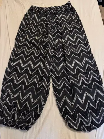 MAISON SPECIAL 지그재그 패턴 벌룬 팬츠