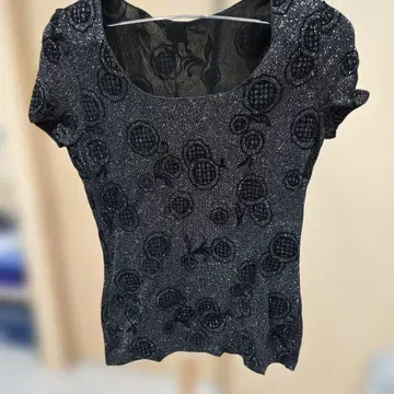 블랙 꽃무늬 라메 탱크탑