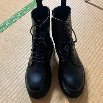 블랙 하이컷 부츠