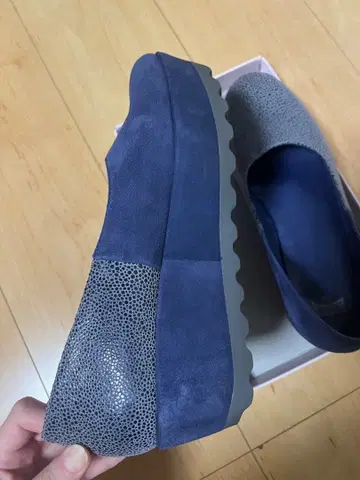 [새상품급] CAMPER 캠퍼 펌프스 통굽 비대칭 24.5cm