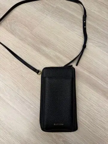 BAYFLOW 블랙 스마트폰 숄더백