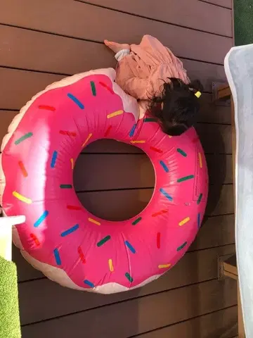 손잡이 달린 튜브 편리