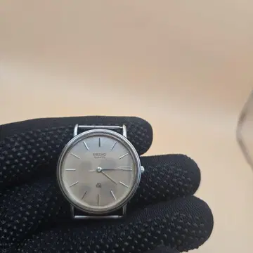 SEIKO 쿼츠 손목시계 실버