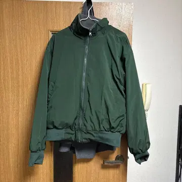 다크 그린 나일론 자켓