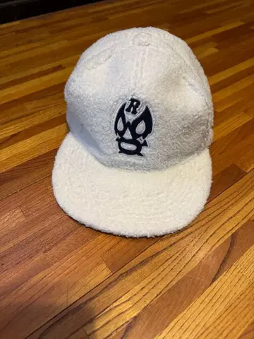 러셀 화이트 보아 캡