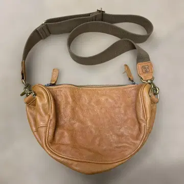 BEAMS(빔즈) 가죽 숄더백