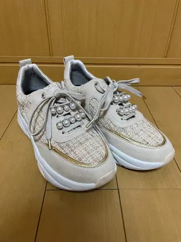 다이애나 스니커즈 23.5cm