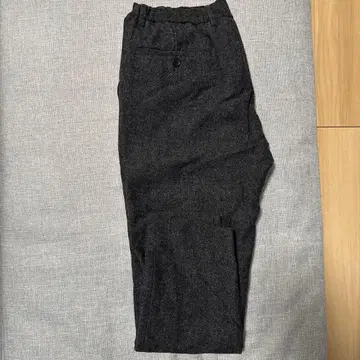 [유나이티드 애로우즈] 울 혼방 다크 그레이 슬랙스