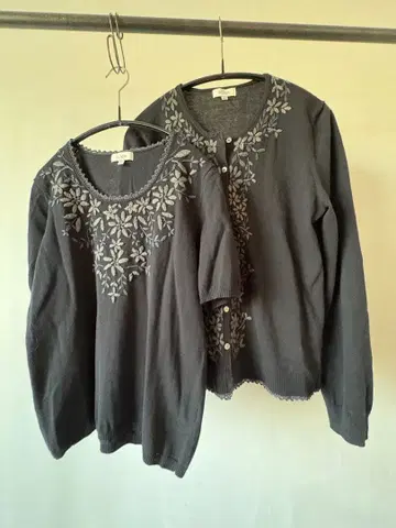 SCAPA 스캐파 그레이 자수입은 긴팔 반팔 2세트 가디건 니트