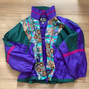 구제 의류 저지 수입 해외 화려한