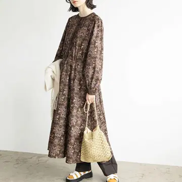 클래시컬 올 패턴 브라운 원피스
