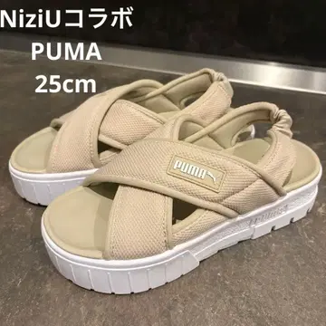 [ NiziU 콜라보 ] PUMA 베이지 스포츠 샌들 25cm