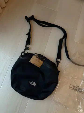 THE NORTH FACE NM92400 WP 숄더 포켓 블랙