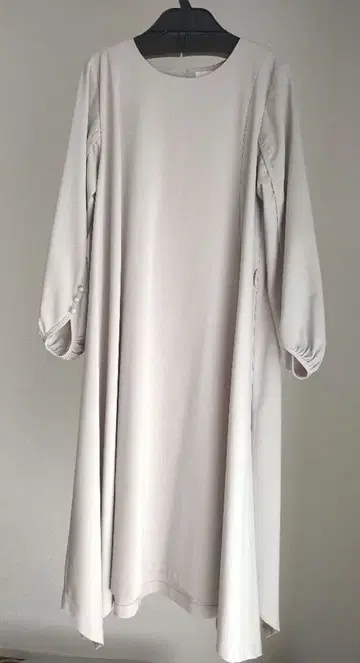 멜베이유아쉬 소매 디자인 긴팔 원피스 그레이지