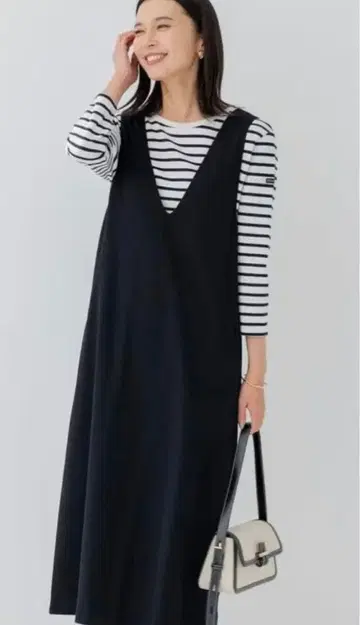 새상품급*23구 [세탁 가능] 폴리바렌트 분또 오버롤 스커트 44