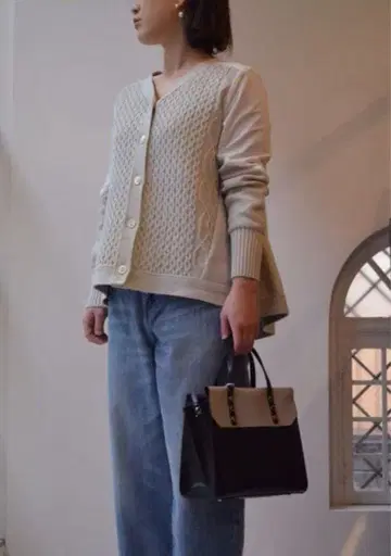 Sono 코튼 케이블 짜임 V넥 가디건