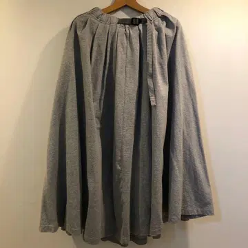 그라미치 그레이 맨투맨 플레어 롱 스커트