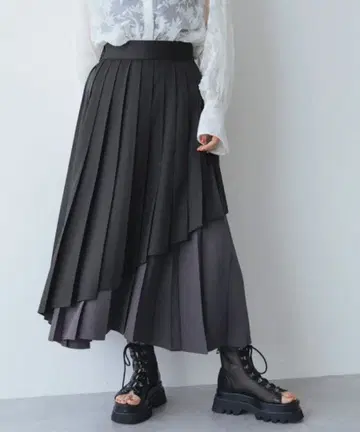 HARE 레이어드 플리츠 스커트 블랙